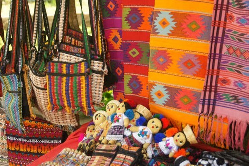 13 Mayan handcraft.JPG © Ian & Andrea Treleaven